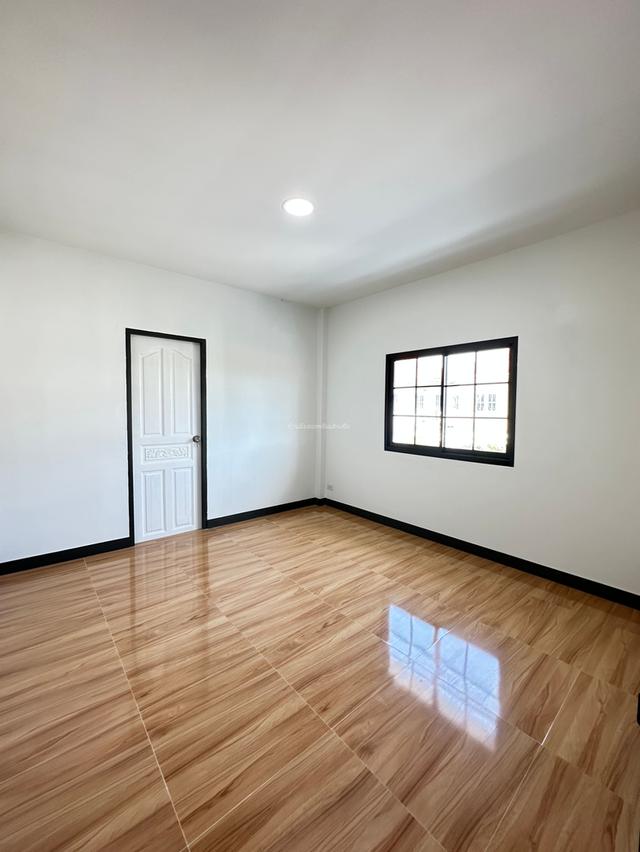 หมู่บ้านบุรีรมย์ คู้บอน 41 15