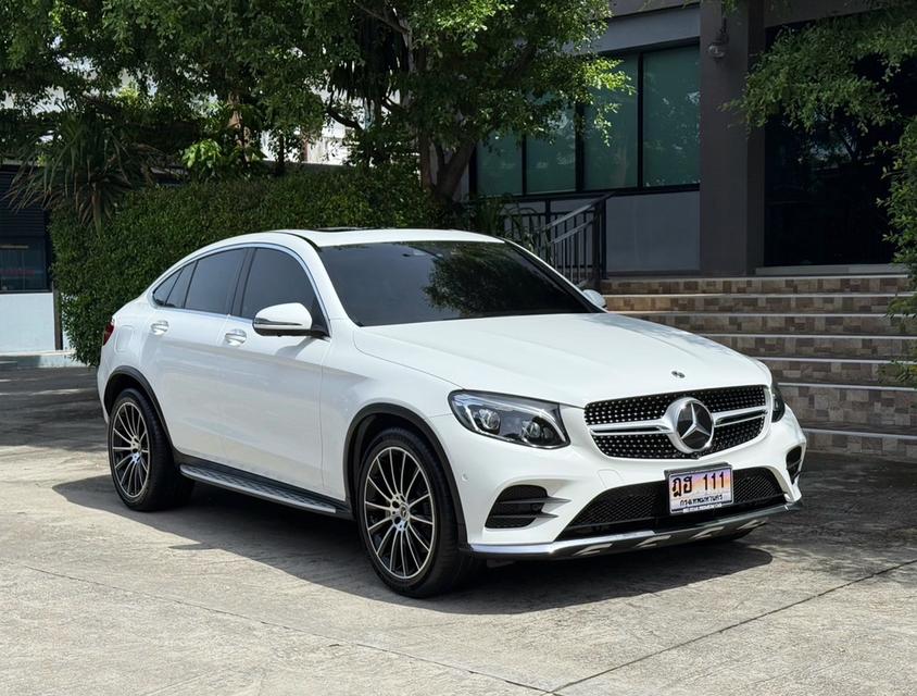 2020 BENZ GLC 250 COUPE รถมือเดียวออกป้ายแดง รถวิ่งน้อย เข้าศูนย์ทุกระยะ รถไม่เคยมีอุบัติเหตุครับ
