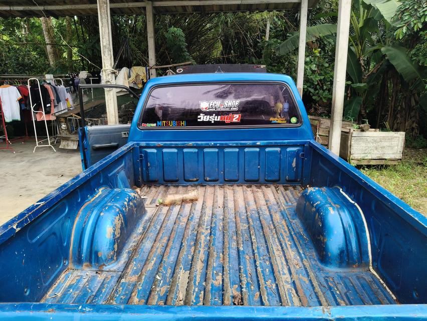 mitsubishi l200 ปี 1993