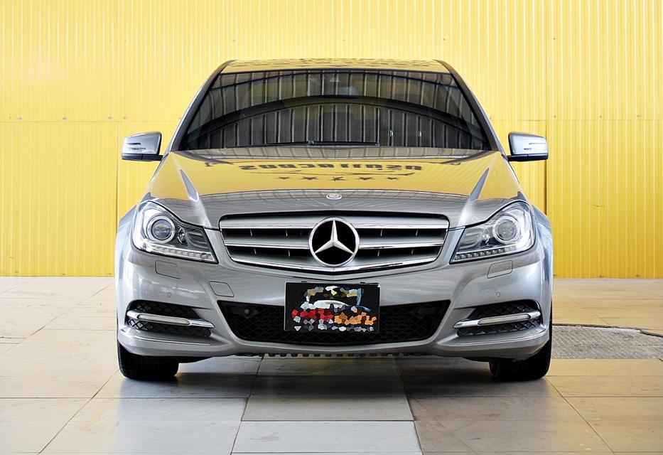 Mercedes-Benz C250 CGI Avantgarde Facelift (W204) ปี 2012 สีเทา รูปที่ 2