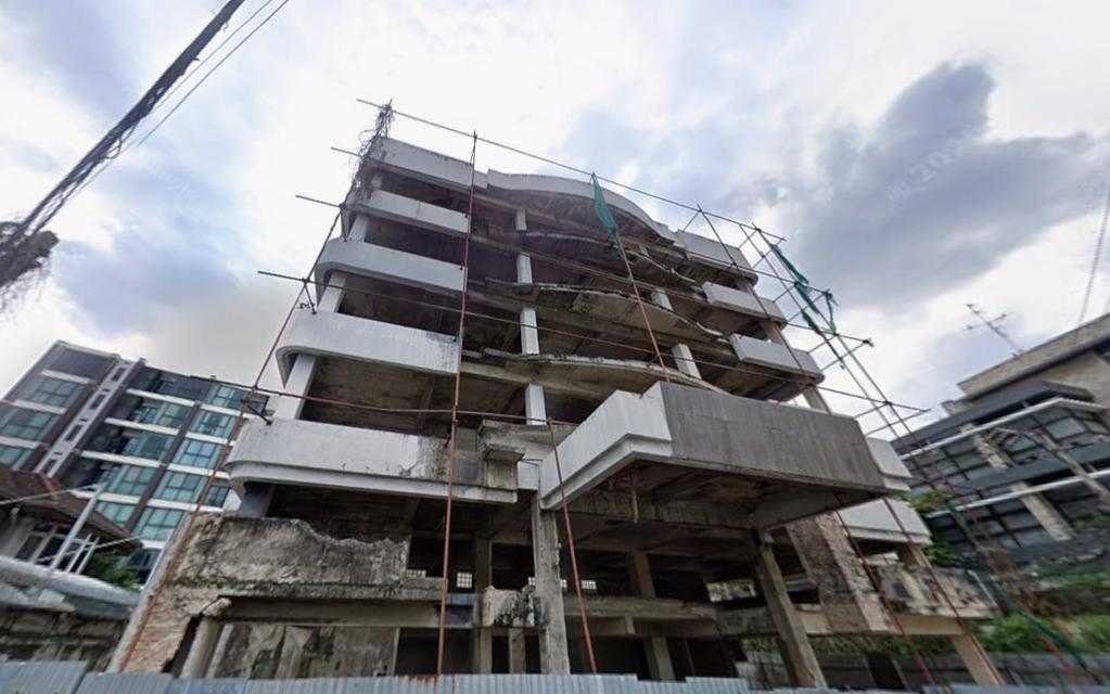 ที่ดิน ขายที่ดินพร้อมตึก 6 ชั้น (ขายตามสภาพ) 104 ตร.ว. ซอยทองหล่อ 25 ใกล้ รพ.คามิลเลียน 2