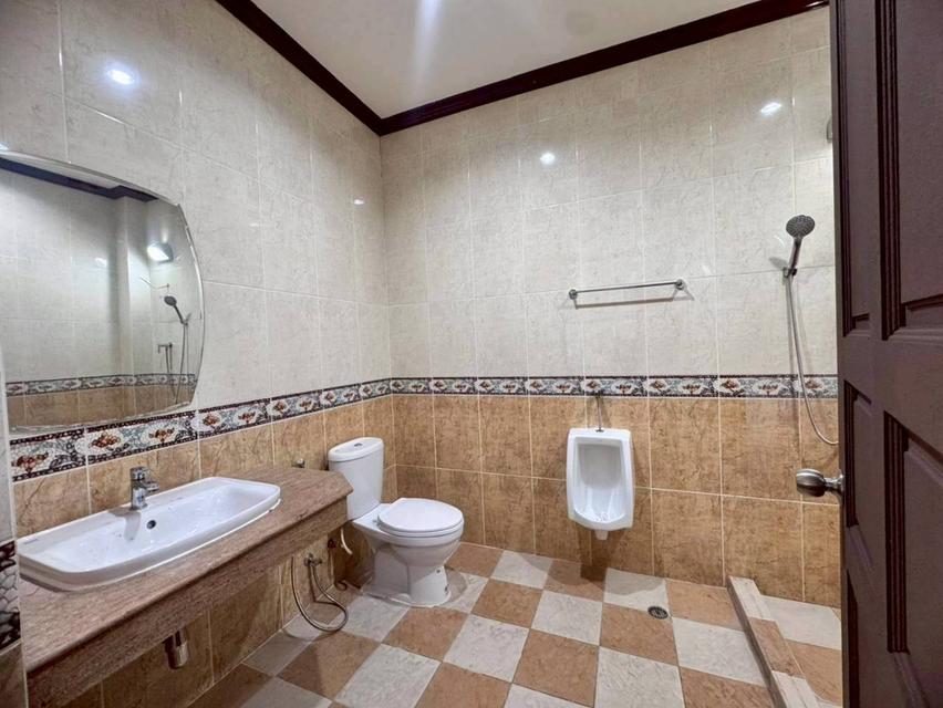 ให้เช่าทาวน์เฮ้าส์ 7 ชั้น ย่านสยาม บรรทัดทอง พร้อมอยู่ (N.1989) 12