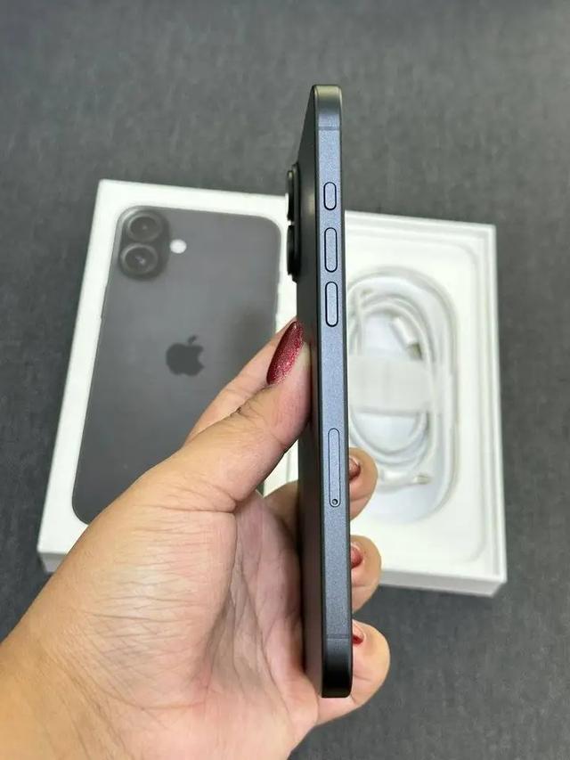 ขายด่วน iPhone 16 Plus 7