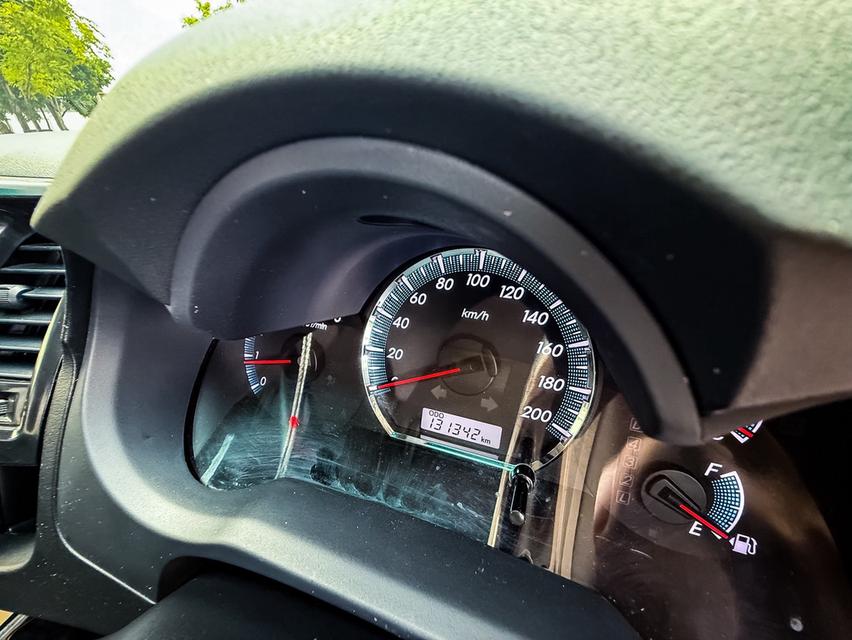 Toyoya Fortuner 2.5V ปี15 11