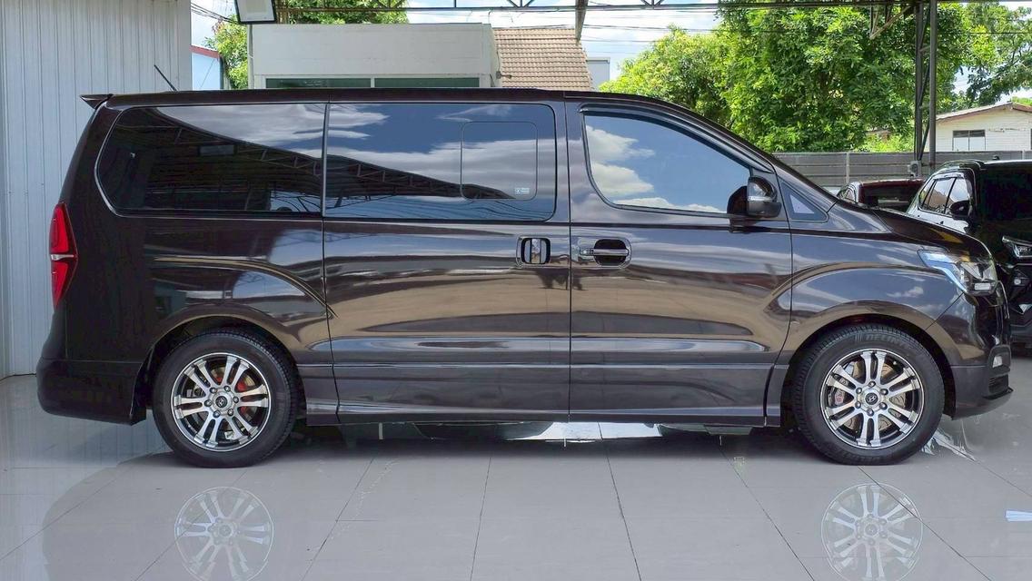 ขาย Hyundai H1 2.5Deluxe ปี19 4