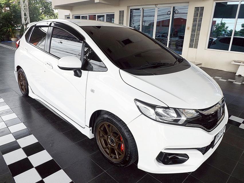 รหัสรถ KCY6424 HONDA JAZZ GK 1.5V PLUS AUTO ปี 2019