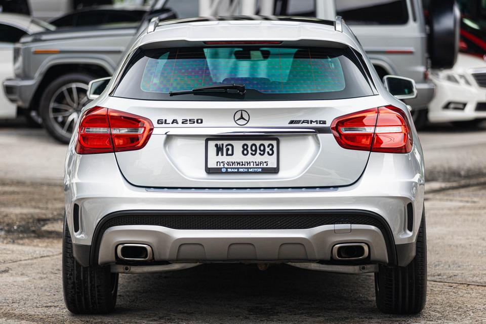 Mercedes-Benz Gla250 Amg Dynamic ปี 2016 สีเทา ราคาดีมาก รูปย่อยที่ 4