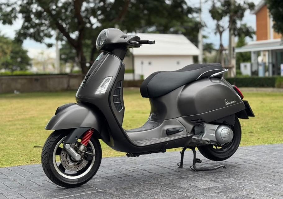 Vespa GTS 300 ABS ASR สีดำ ปี 2017 5