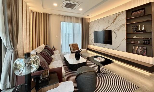 มัณฑนา บางนา กม.15 Fully furnished 4 ห้องนอน 5 ห้องน้ำ 1 ห้องแม่น้ำห้องน้ำในตัว Master bedroom with walk-in closet 5