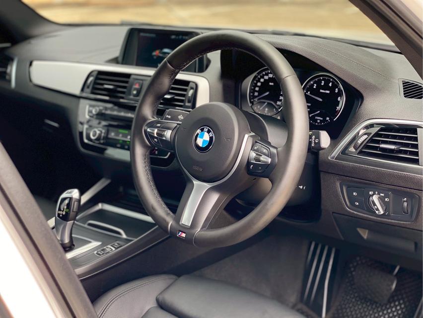 รหัสรถ PBG9999 BMW118i M Sport ปี 2018 12