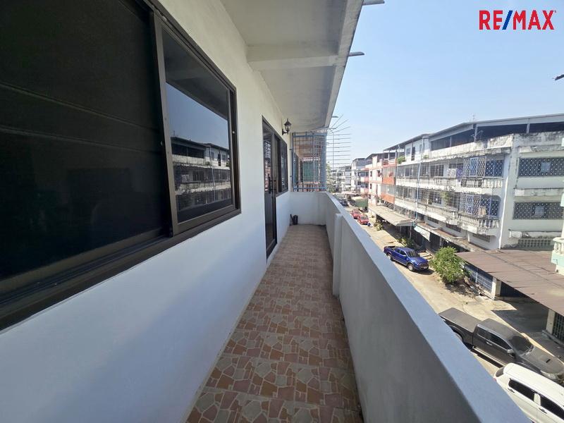 ขายอาคารพาณิชย์ 3.5 ชั้น 3 คูหา พระราม 2 ซอยสะแกงาม 35/3 พื้นที่ใหญ่ เหมาะทำธุรกิจ 16