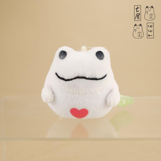 พวงกุญแจ ตุ๊กตา VGT・กบอ้วน・กบเคโระปิ・สีขาว 🐸 Keroppi Style Frog・White・BANDAI ~ Love Frog・Red Heart ~ Keychain ~ 7 cm 🤍