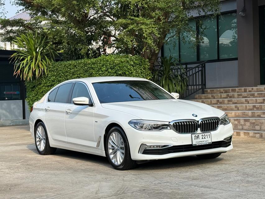 2018 BMW 520D G30 รถมือเดียวออกป้ายแดง รถออกศูนย์ BMW THAILAND รถวิ่งน้อย เข้าศูนย์ตรงระยะ รถไม่มีอุบัติเหตุครับ