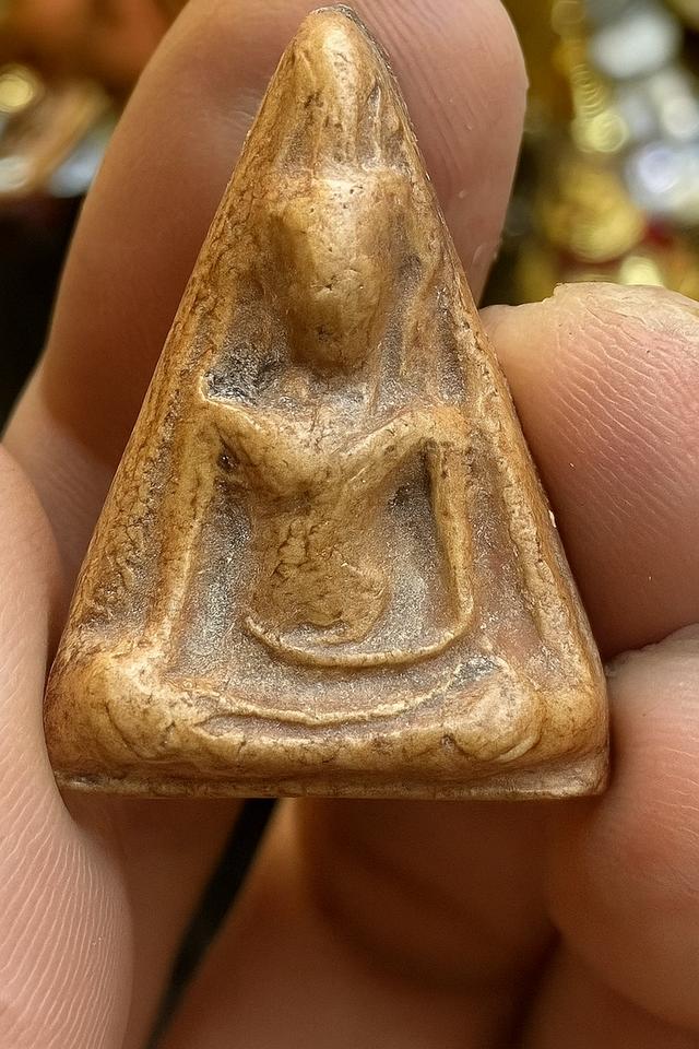 พระเครื่อง พระสมเด็จนางพญา