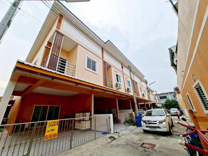 ขายบ้าน 2 ชั้น หลังริม บ้านผุดผ่อง ซอยพยอม7 ถนนเลียบคลองระพีพัฒน์ 3