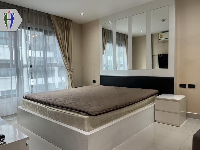 ให้เช่าคอนโดพร้อมอยู่ พัทยาใต้ 9,500 คอนโดขนาด 38 ตารางเมตร 1 ห้องนอน 1 ห้องน้ำ 1 ห้องนั่งเล่น พร้อมระเบียงกว้าง คอนโดนี้มีเฟอร์นิเจอร์และเครื่องใช้ไ 3