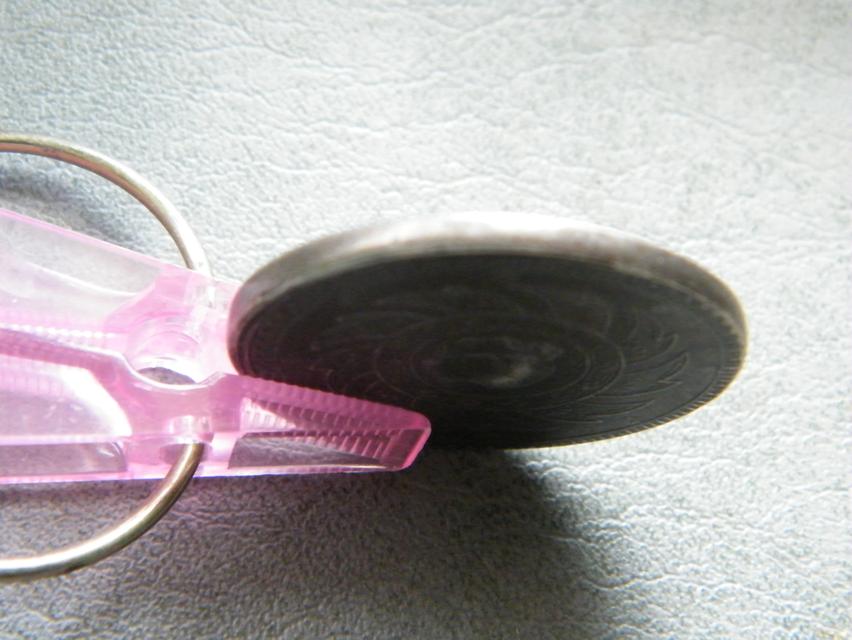 เหรียญเงิน 1 บาท ตราพระมหามงกุฎ พระแสงจักร พ.ศ.2403 สมัยรัชกาลที่4 ผิวเดิม 4