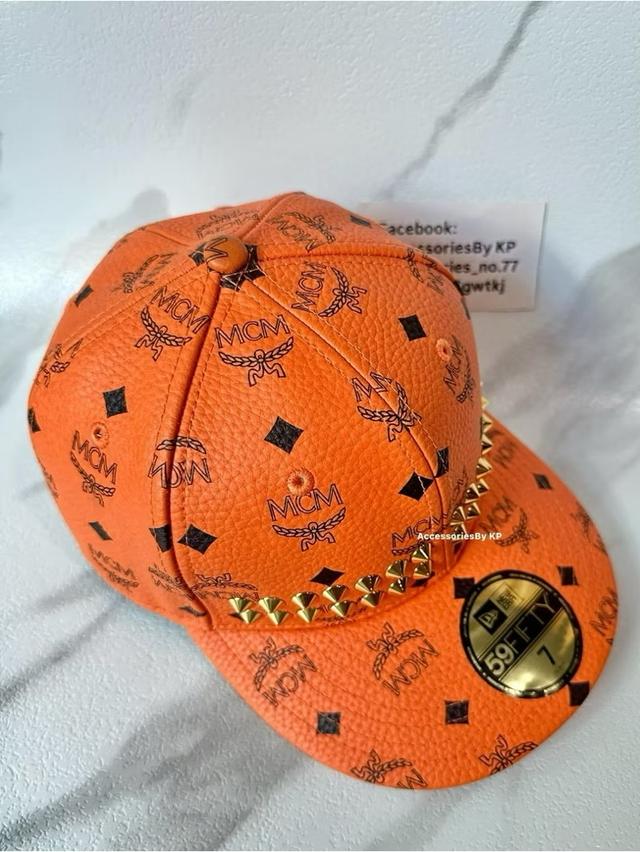 New !! MCM X NEW ERA CAP size 7(55.9)หนังแท้ถือว่าคุ้มมากกับราคาหมวกแบรนด์เนมใส่ได้อีกยาวๆ