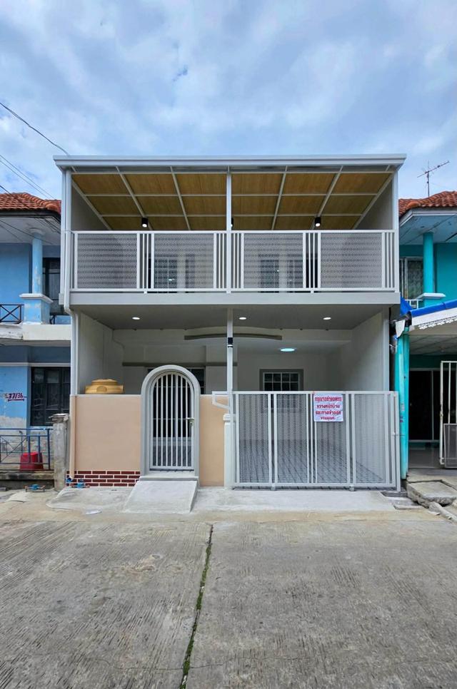 หมู่บ้านบัวทอง4  (คุณาภัทร) ถนนบ้านกล้วย-ไทรน้อยบางบัวทอง ทาวน์เฮ้าส์ 2 ชั้น 1