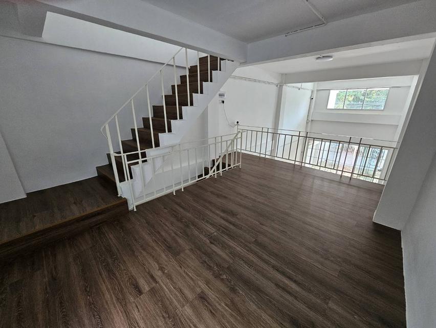 ขาย 4 ชั้น +ชั้นลอย (เฉลิมพระเกียรติร.๙ ) ประเวศ อุดมสุข ใกล้ห้างซีคอน พาราไดซ์ 11