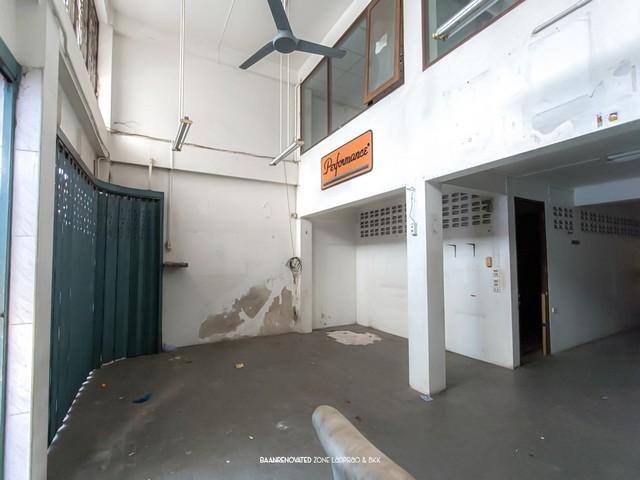 ขายตึกแถวขนาดใหญ่ 6.5 ชั้น ทำเลทอง ประชาราษฎร์บำเพ็ญ ซอย 5 ใกล้ MRT ห้วยขวาง เพียง 600 เมตร เหมาะทำเป็น Office ธุรกิจ หร 2