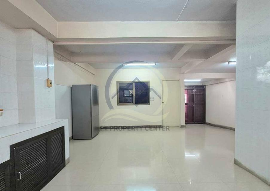 ตึก 4 ชั้น 2 คูหา ซอยเจริญกรุง109 ย่านบางคอแหลม ต่อเติมด้านหลังทุกชั้น ตีทะลุเชื่อมอาคารบางส่วน ขายตามสภาพ ทำเลใจกลางเมือง ใกล้รถไฟฟ้า ราคาพิเศษ 4