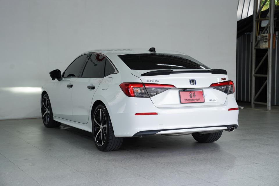 HONDA CIVIC 2.0 HEV RS AT ปี 2023 สีขาว 3