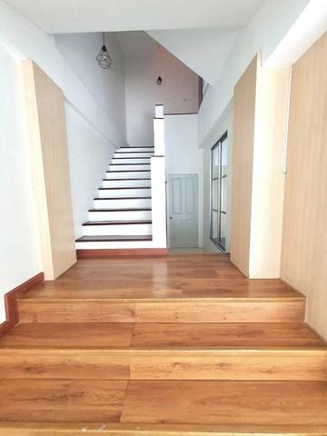 ห้เช่า HOME OFFICE บ้านกลางเมือง แยกรัชดา-ลาดพร้าว ห่างจาก MRT ลาดพร้าว 500 เมตร จดทะเบียนบริษัทได้