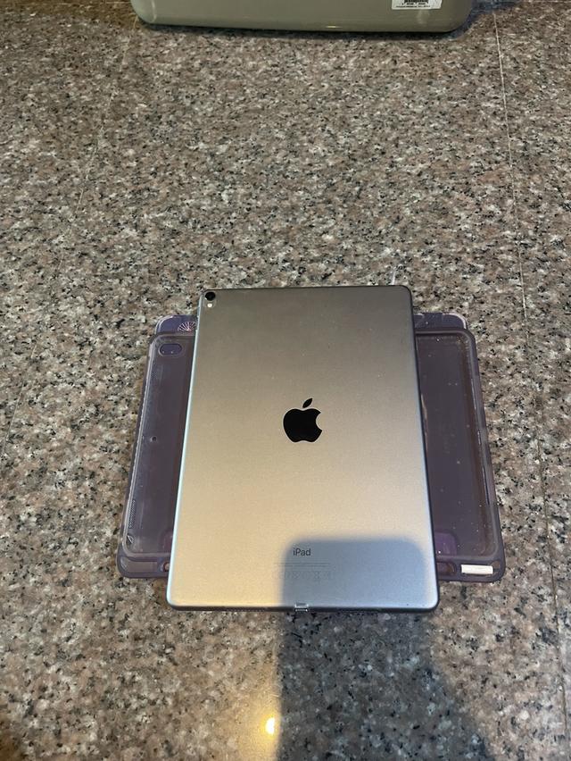 ขายiPadPro10.5สีดำ64กิ๊กไร้รอยตกใช้งานดีทุกๆฟังชั่นถูกๆๆๆ 2