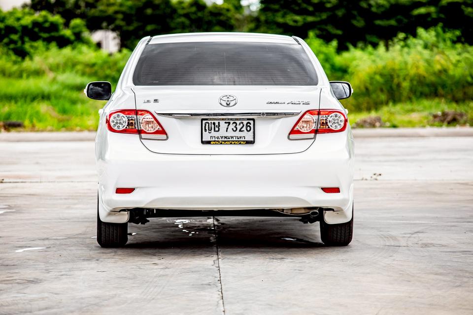 Toyota Altis 1.8E ปี 2011 เกียร์ออโต้ สีขาว สวยสภาพดี มือเดียวป้ายแดง 7