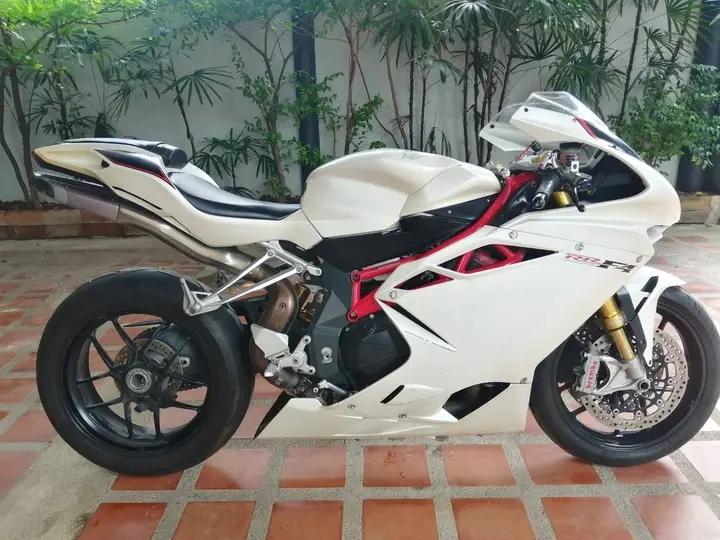 มือสองสภาพดี MV Agusta F4 2