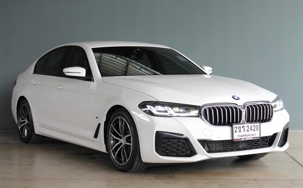 รหัสรถ BM2420 BMW 520d M-Sport LCI 2022