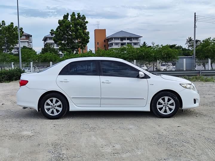 Toyota Corolla Altis สีขาว 3