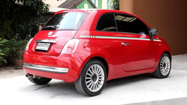 Fiat 500 สีแดง 5