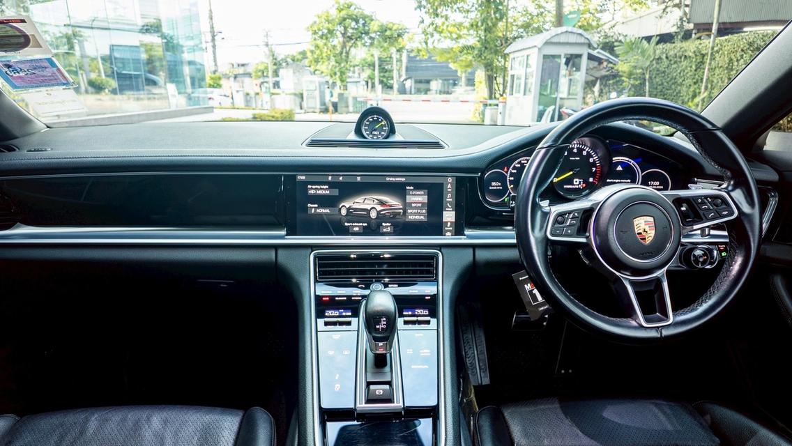 Porsche Panamera 4 E-Hybrid ปี 2018 รูปที่ 12