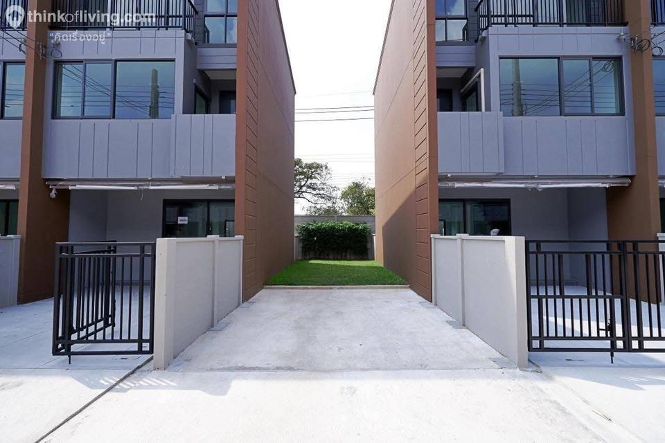 🏡✨ 🏡✨ บ้านทาวโฮมแต่ได้บรรยากาศบ้านเดี่ยว หลังริมให้ความเป็นส่วนตัวด้วยถนนหน้ากว้าง 12 เมตรหลังสุดท้าย‼️ พร้อมเข้าอยู่…รอเจ้าของคนใหม่ เข 2