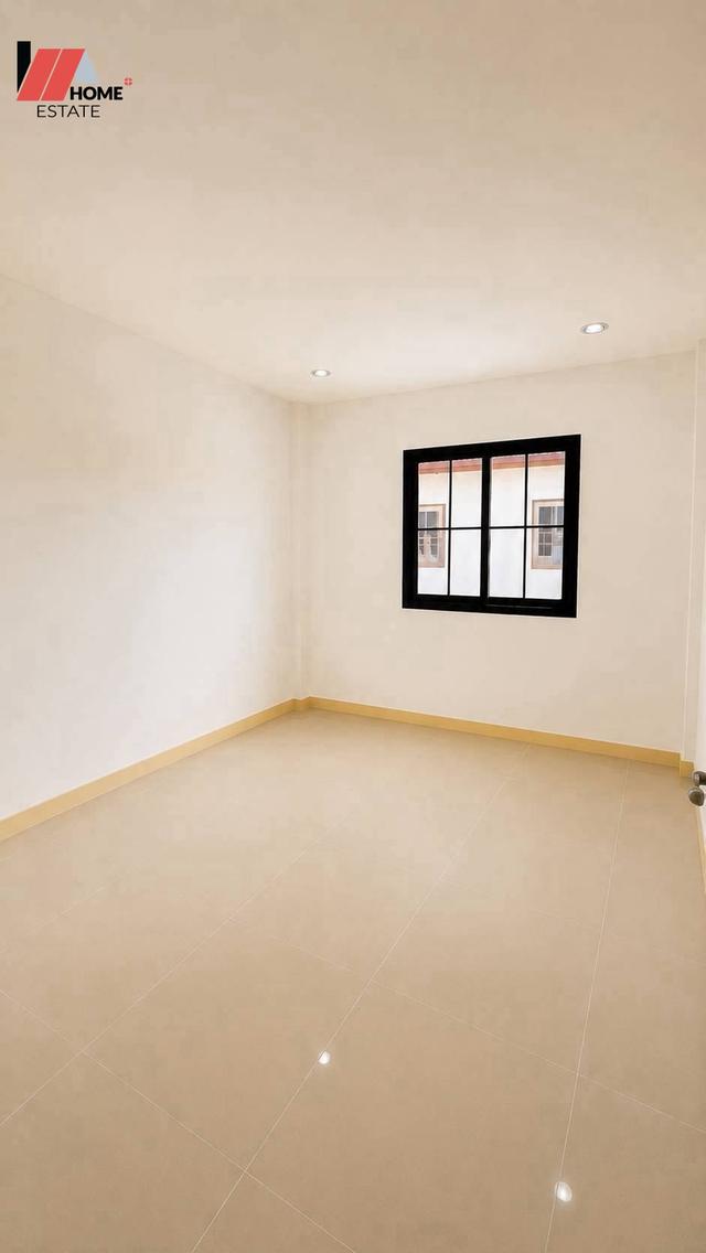 หมู่บ้านบัวทอง 2 ซ.5/6 (ติดถนนกาญจนาภิเษก) รีโนเวทใหม่เอี่ยม พร้อมเข้าอยู่ 18