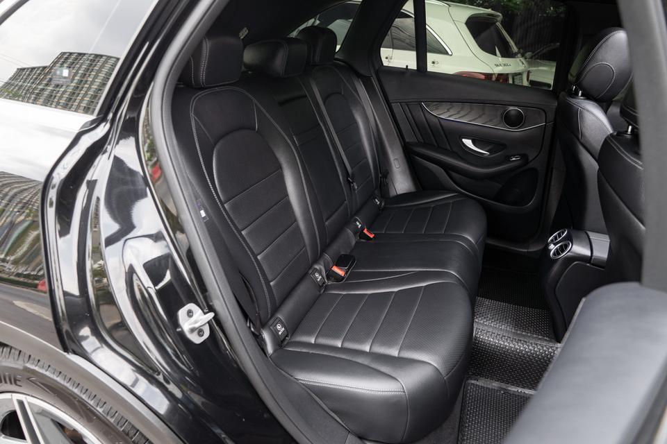 “Mercedes-Benz GLC220d AMG Dynamic Facelift” ปี 2022 รูปที่ 6