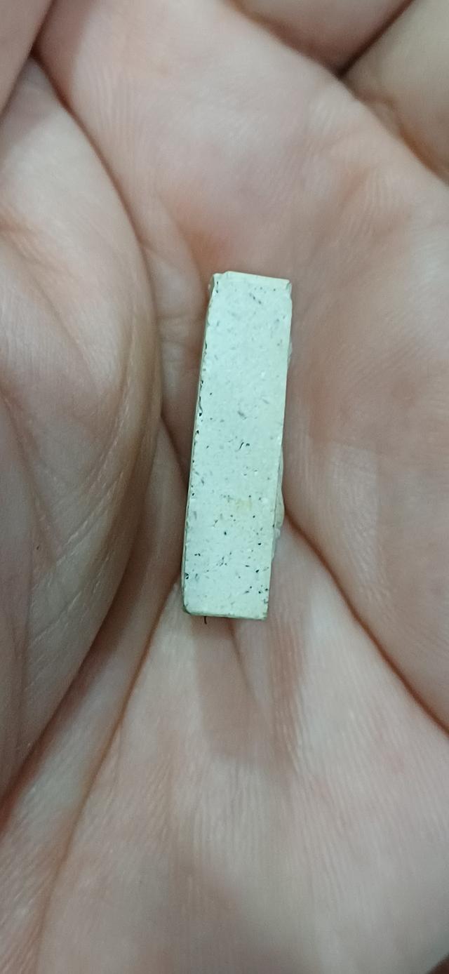 พระคำข้าวรุ่นพิเศษ พิมพ์รูปเหมือนนั่งตั่ง หลังยันต์เกราะเพชร หลวงพ่อฤาษีลิงดำ วัดท่าซุง อุทัยธานี ปี2535 รูปย่อยที่ 4