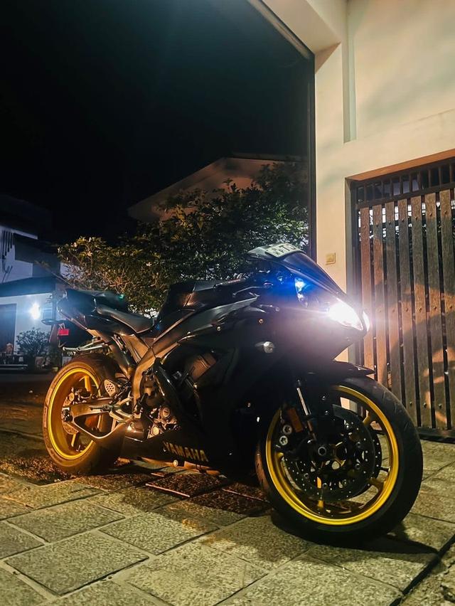 ขายด่วน Yamaha R1 รถแต่งจัดเต็มทั้งคัน