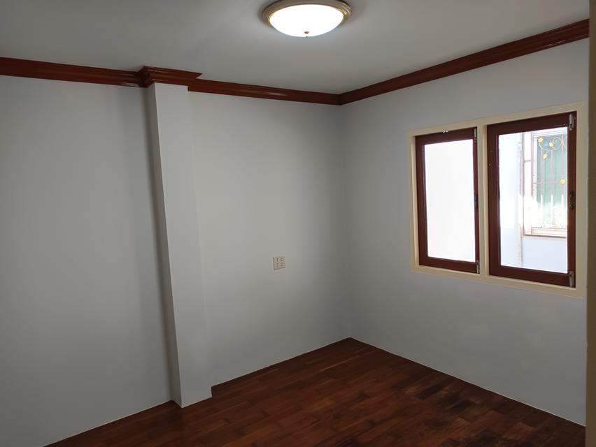 บ้านทาวน์เฮ้าส์ ผนังสองด้านไม่ติดกัน ใกล้รถไฟฟ้าสายสีแดงดอนเมือง 3