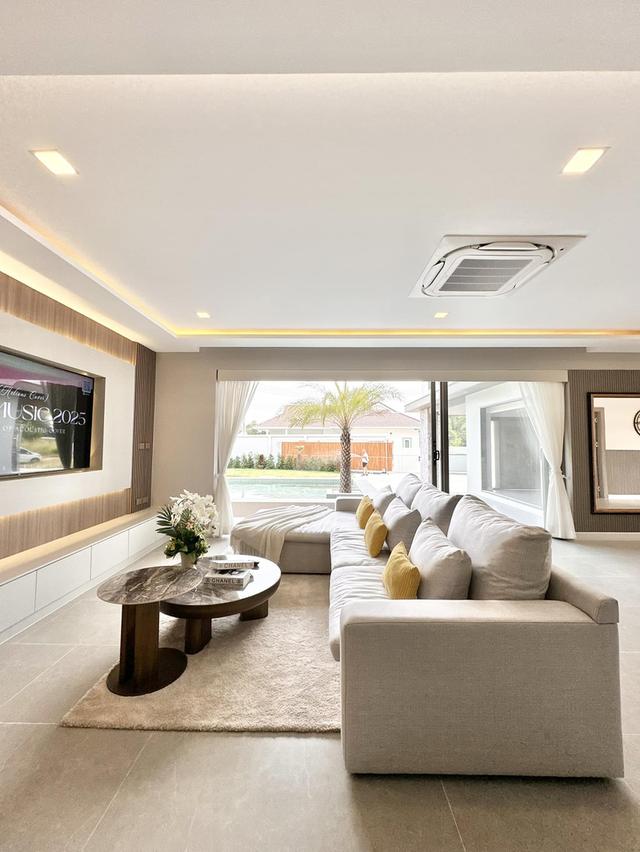 Luxury Pool Villa for Sale in Pattaya- Huai Yai  9