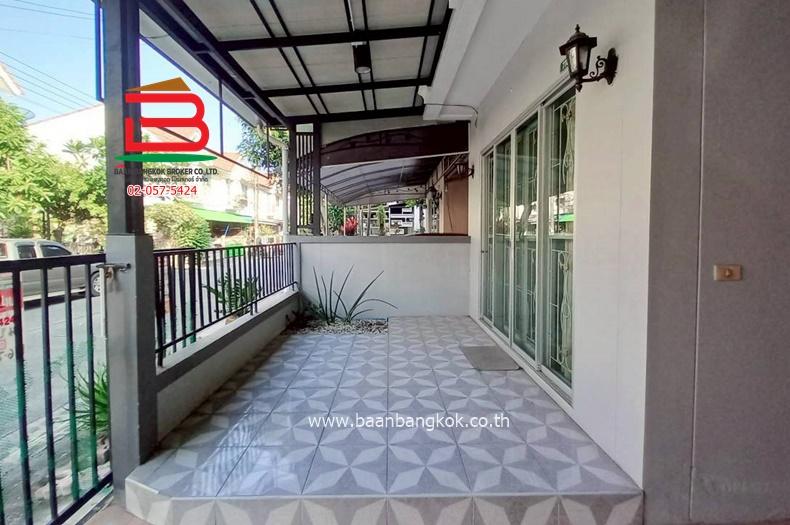 ทาวน์เฮาส์ หมู่บ้านประภาทรัพย์ 4 (ใกล้ห้างแฟชั่นไอส์แลนด์) เนื้อที่ 21 ตรว. แขวงบางชัน เขตคลองสามวา 5