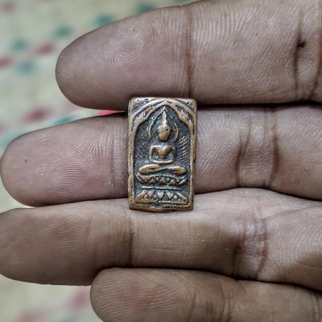 พระหลวงปู่ศุข วัดปากคลองมะขามเฒ่า ประภามณฑลข้างรัศมี