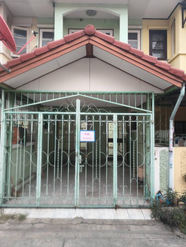 ทาวน์เฮ้าส์ หมู่บ้านเมืองทรัพย์ธานี ใกล้ซาฟารีเวิล์ด 1