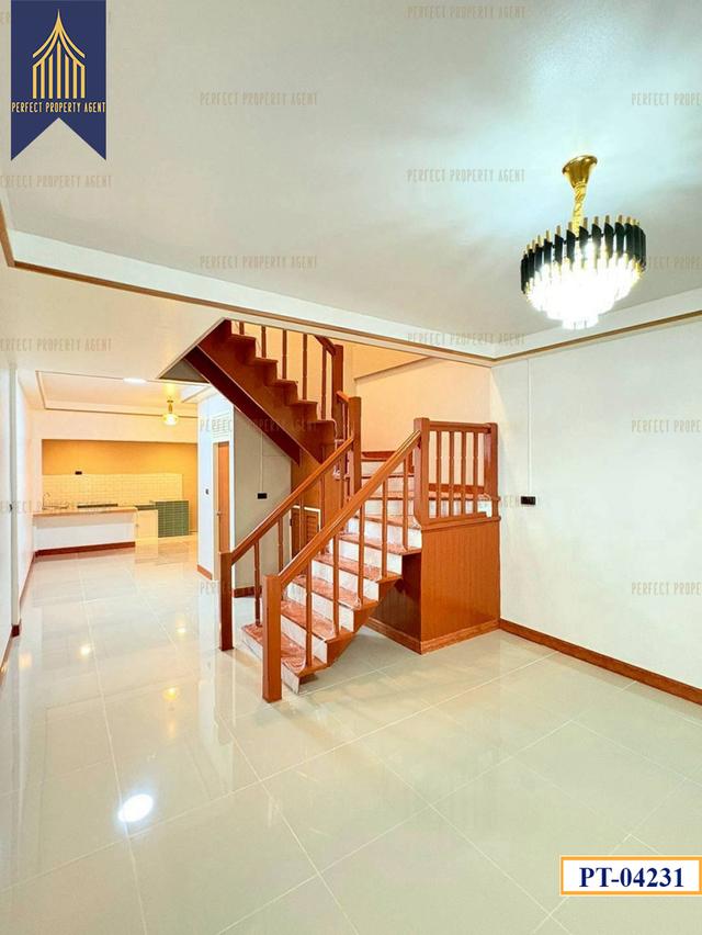 ทาวน์เฮาส์หมู่บ้านบุศรินทร์ บางบัวทองตกแต่งใหม่ราคาย่อมเยาว์ 3