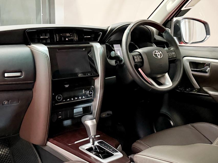 2020 TOYOTA FORTUNER 2.4V รถมือเดียวออกป้ายแดง รถวิ่งน้อย ประวัติศูนย์ครบ ไม่เคยมีอุบัติเหตุครับ 12