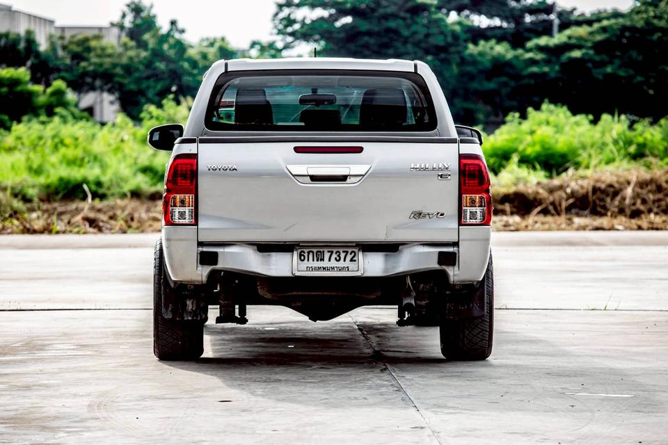 TOYOTA HILUX REVO 2.4 E DOUBLE CAB สีเทา ปี 2017  7