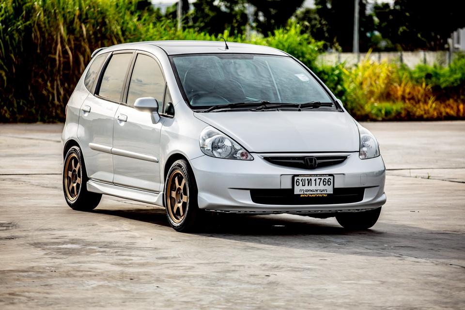Honda Jazz 1.5S เกียร์ออโต้ ปี 2005 สีเทา