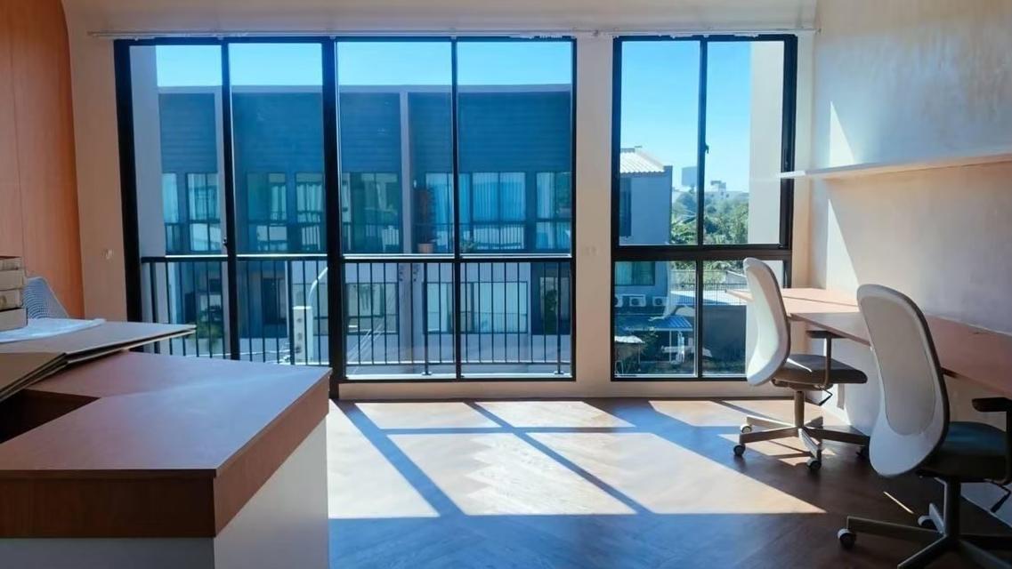 ให้เช่า โฮมออฟฟิศ 3 ชั้น บ้านกลางเมือง เสรีไทย-ลาดพร้าว เย็นสบาย บ้านเลขที่รวมได้เลข9 9